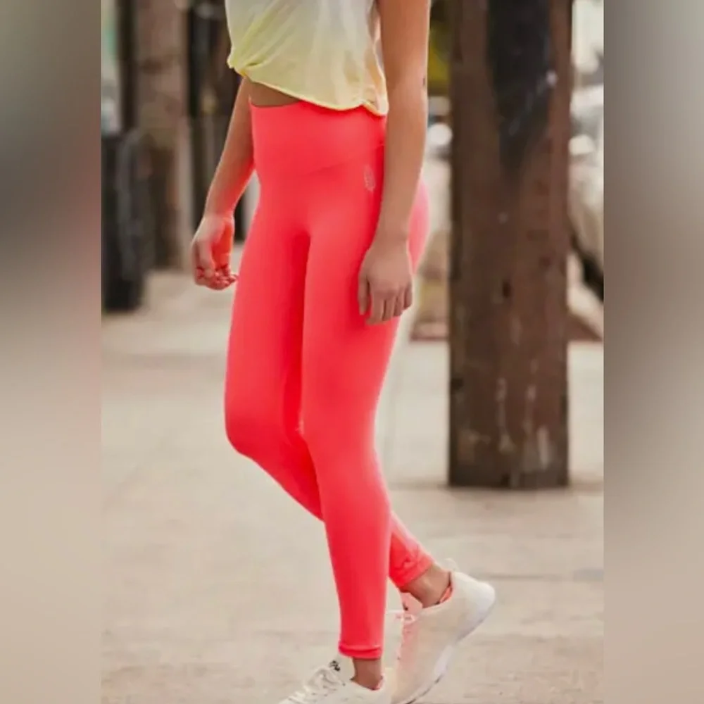 NWOT Free People Good Karma Legging